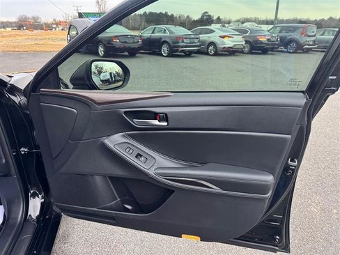 Used 2019 Toyota Avalon XLE w/ All Weather Liner Package image 40