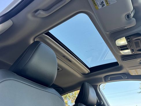 Certified 2025 Subaru Crosstrek 2.5i Limited w/ Crosstrek Mirror Package image 20