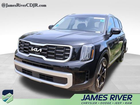 Used 2025 Kia Telluride S FWD image 2
