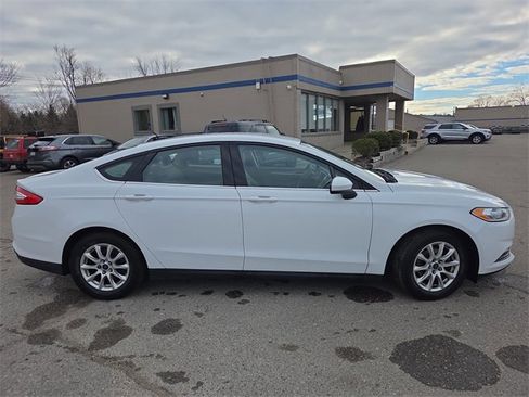 Used 2016 Ford Fusion S image 4