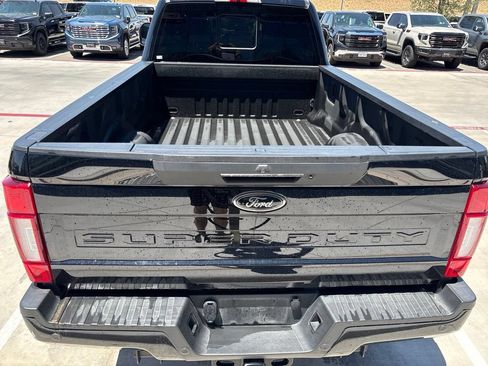 Used 2022 Ford F250 Lariat w/ Lariat Ultimate Package AWD/4WD image 3