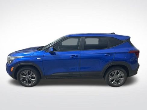 Certified 2024 Kia Seltos LX AWD/4WD image 2