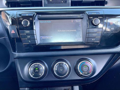 Used 2016 Toyota Corolla L FWD image 33
