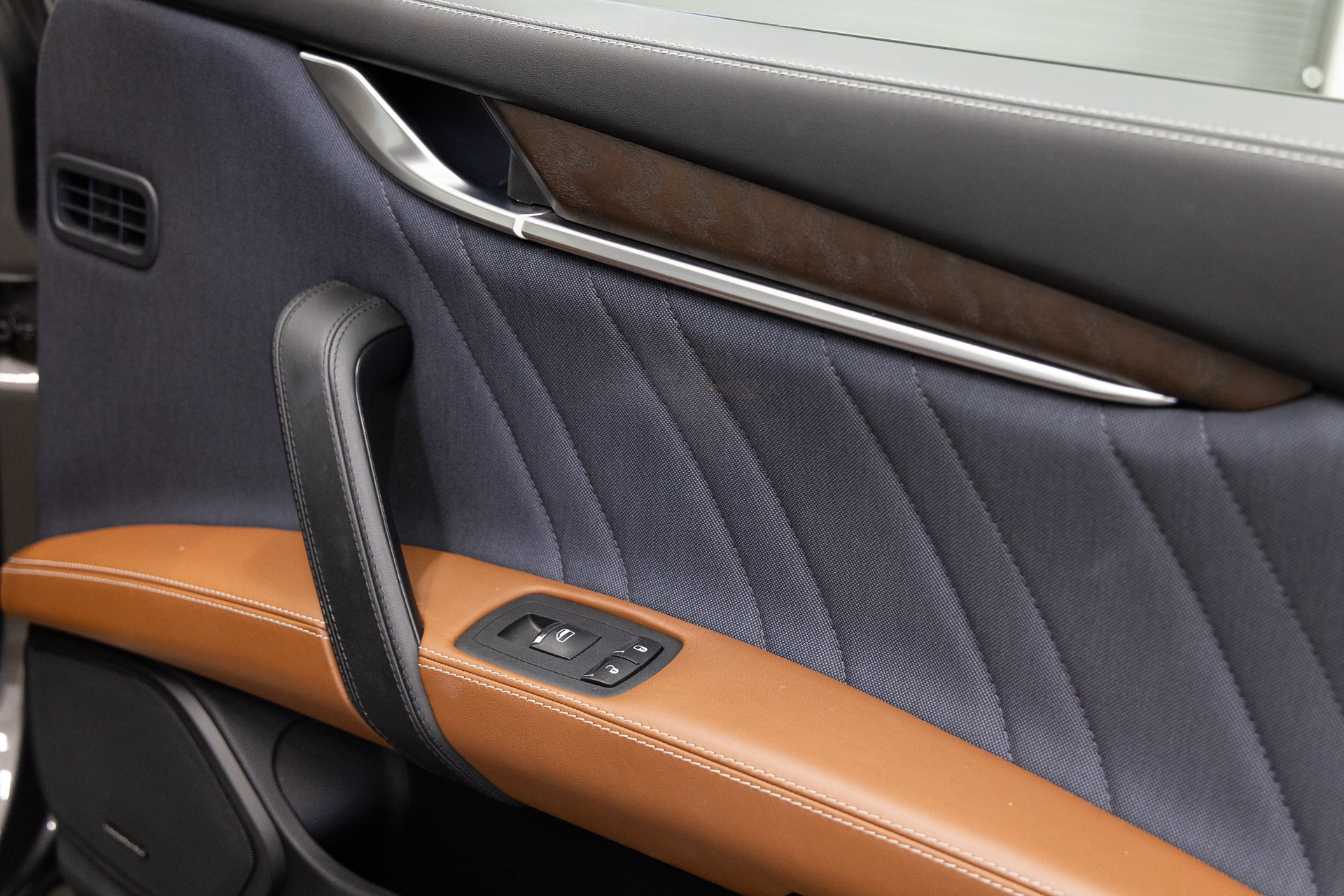 Used 2018 Maserati Ghibli GranLusso RWD image 21