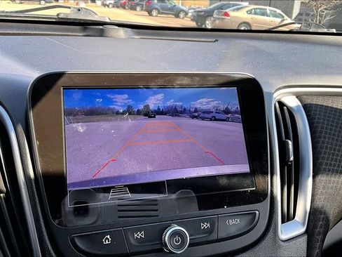 Used 2024 Chevrolet Malibu LT image 14