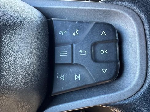 Used 2023 Ford Bronco Badlands image 14