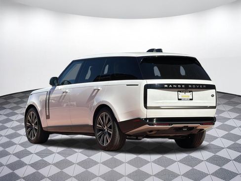 Used 2023 Land Rover Range Rover Long Wheelbase SE AWD/4WD image 3