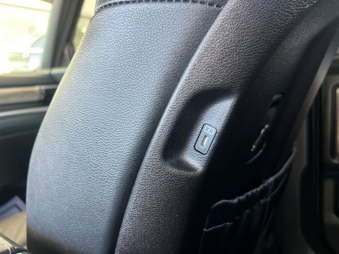 Used 2025 Kia Telluride AWD image 23