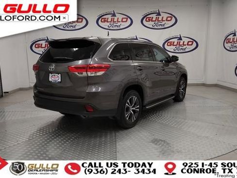 Used 2018 Toyota Highlander LE image 8