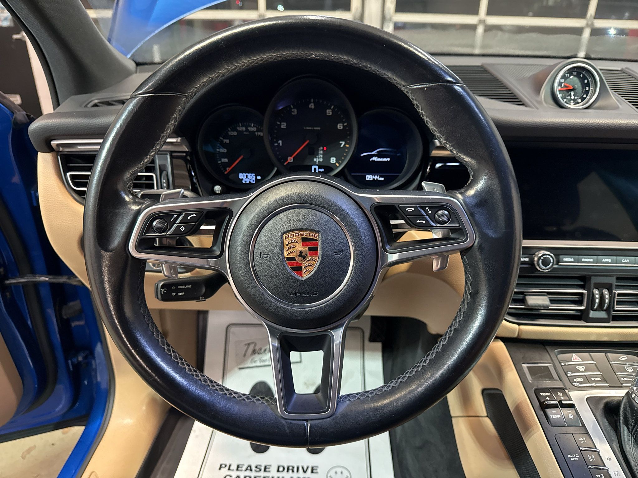 Used 2020 Porsche Macan AWD/4WD image 17