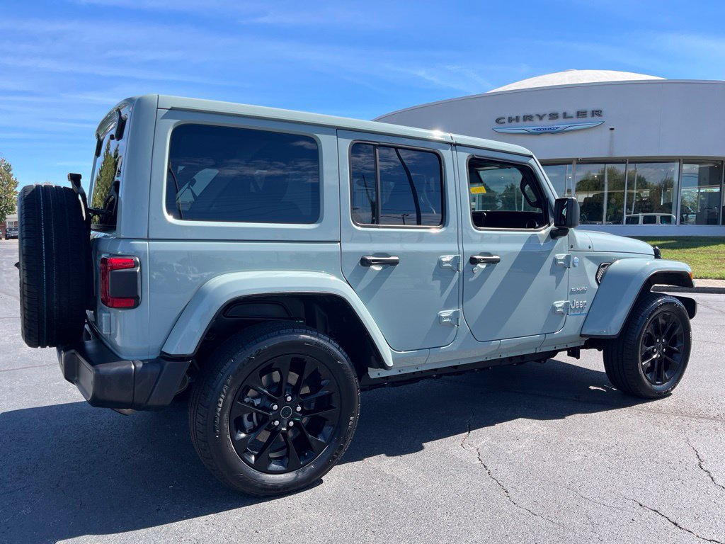 Used 2024 Jeep Wrangler Unlimited Sahara w/ Safety Group AWD/4WD image 45