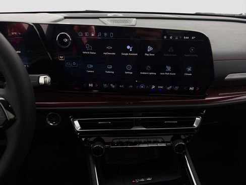 New 2026 Chevrolet Traverse RS w/ LPO, Floor Liner Package FWD image 16