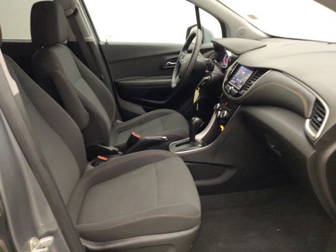 Used 2020 Chevrolet Trax LS w/ Tint and Cruise Package FWD image 21