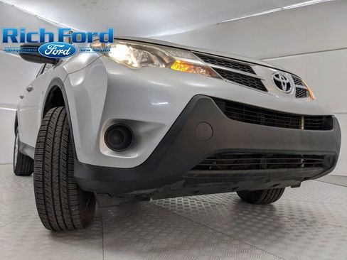 Used 2015 Toyota RAV4 LE image 28