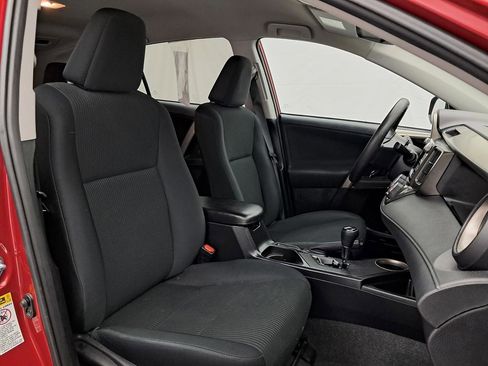 Used 2014 Toyota RAV4 LE image 18
