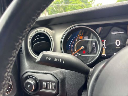 Used 2020 Jeep Wrangler Sport AWD/4WD image 24
