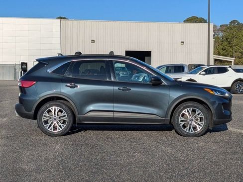 Used 2022 Ford Escape SEL w/ Technology Package image 3