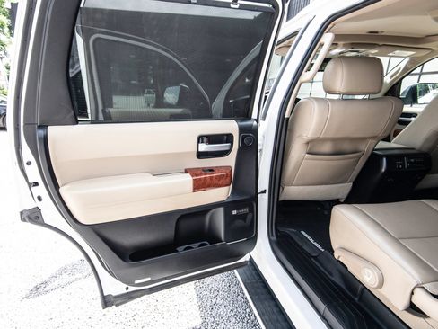 Used 2020 Toyota Sequoia Platinum RWD image 26