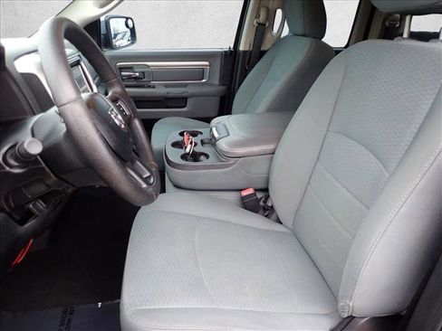 Used 2016 RAM 1500 Classic SLT AWD/4WD image 9