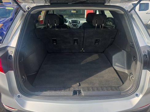 Used 2020 Chevrolet Equinox LS w/ LS Convenience Package FWD image 8