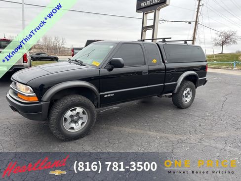 Used 2000 Chevrolet S10 Pickup LS w/ Preferred Equipment Group image 28