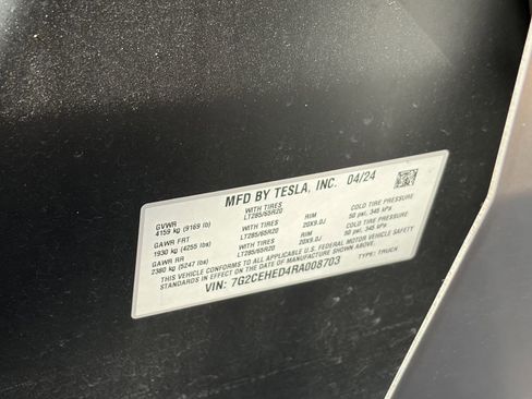 Used 2024 Tesla Cybertruck AWD Crew Cab image 15