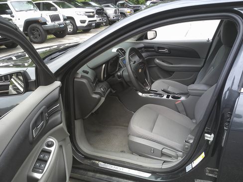 Used 2015 Chevrolet Malibu LS FWD image 10