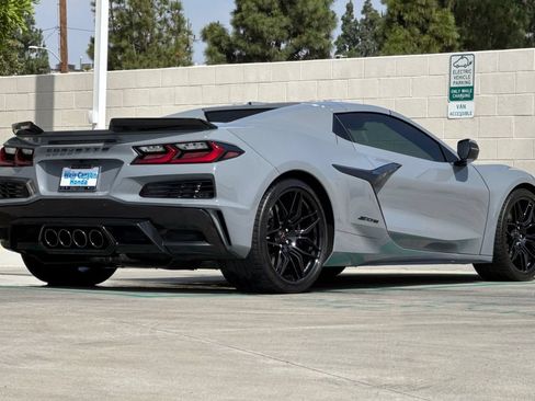 Used 2024 Chevrolet Corvette Z06 w/ Stealth Interior Trim Package RWD image 6
