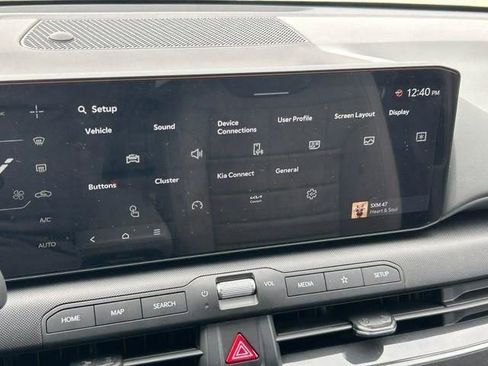 Used 2025 Kia K4 EX image 40