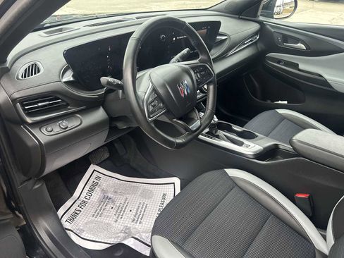 Used 2024 Buick Envista Preferred w/ Convenience I Package image 10