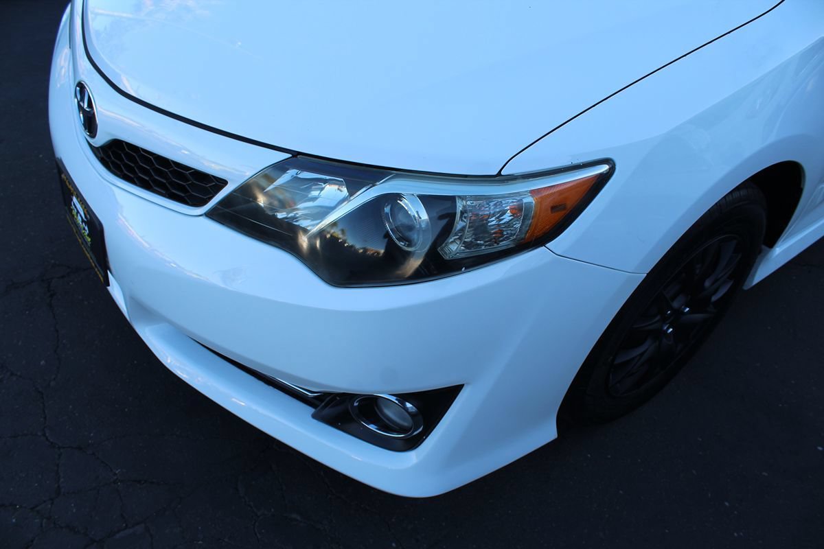 Used 2014 Toyota Camry SE FWD image 10