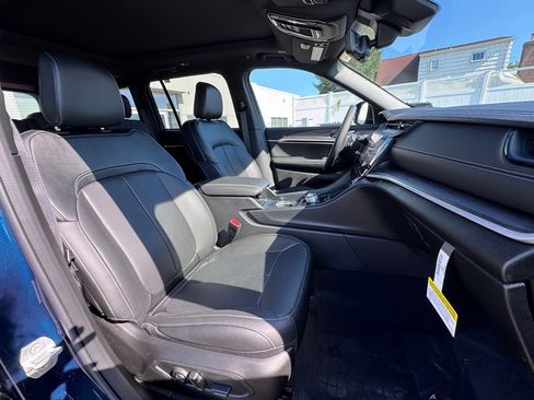 New 2026 Jeep Grand Cherokee Limited AWD/4WD image 19