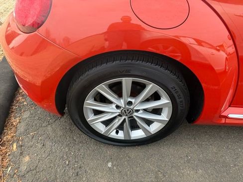 Used 2018 Volkswagen Beetle 2.0T S w/ Style & Comfort Package image 5