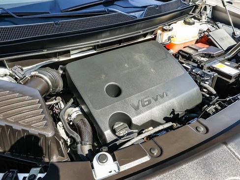 Used 2019 Chevrolet Traverse LT FWD image 12