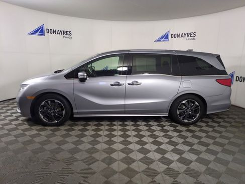Certified 2024 Honda Odyssey Elite image 2
