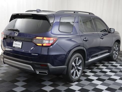 Used 2024 Honda Pilot Touring image 19