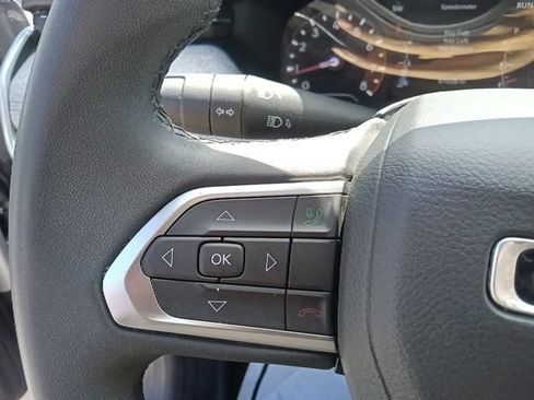 Used 2024 Jeep Compass Latitude AWD/4WD image 18