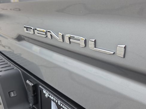 Used 2025 GMC Sierra 1500 Denali w/ Denali Reserve Package AWD/4WD image 16