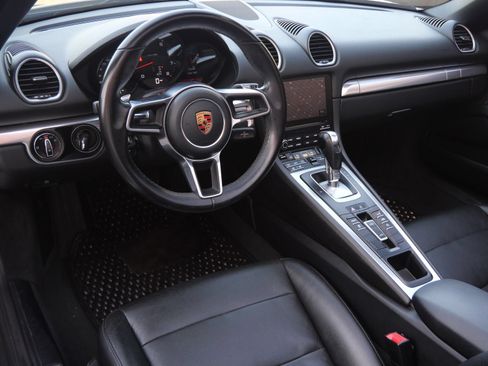 Used 2019 Porsche 718 Boxster RWD image 11