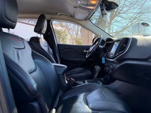 Used 2014 Jeep Cherokee Trailhawk w/ Leather Interior Group AWD/4WD image 14