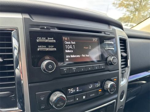 Used 2017 Nissan Titan SV image 13