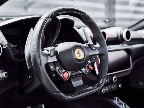 Used 2020 Ferrari Portofino RWD image 41
