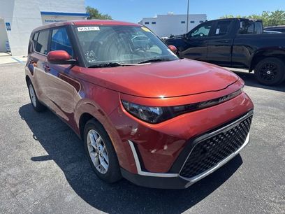 Used 2023 Kia Soul LX w/ LX Technology Package