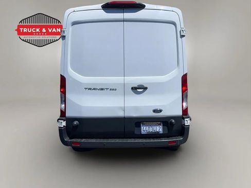 Used 2018 Ford Transit 250 148 Medium Roof RWD image 5