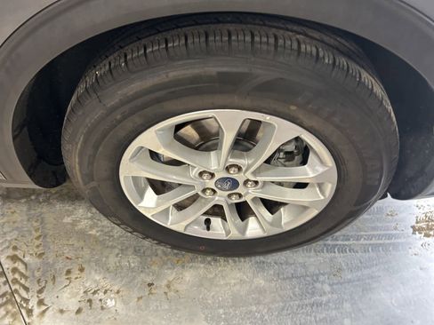 Used 2022 Ford Escape SE image 5