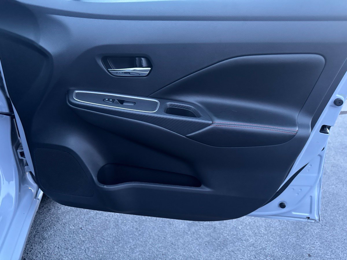 Used 2025 Nissan Versa SR FWD image 36