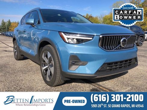 Used 2023 Volvo XC40 B5 Plus w/ Protection Package Premier image 1