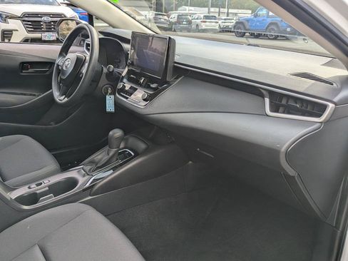 Used 2025 Toyota Corolla LE FWD image 31