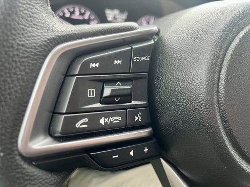 Used 2025 Subaru Outback Premium image 18