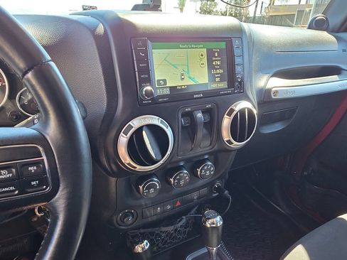Used 2013 Jeep Wrangler Rubicon w/ PWR Convenience Group AWD/4WD image 32